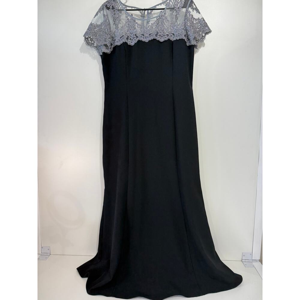 Elegant Black & Silver Lace Gown,Mother of the Bride | Full Formal Dress Size 14 - Picture 7 of 9